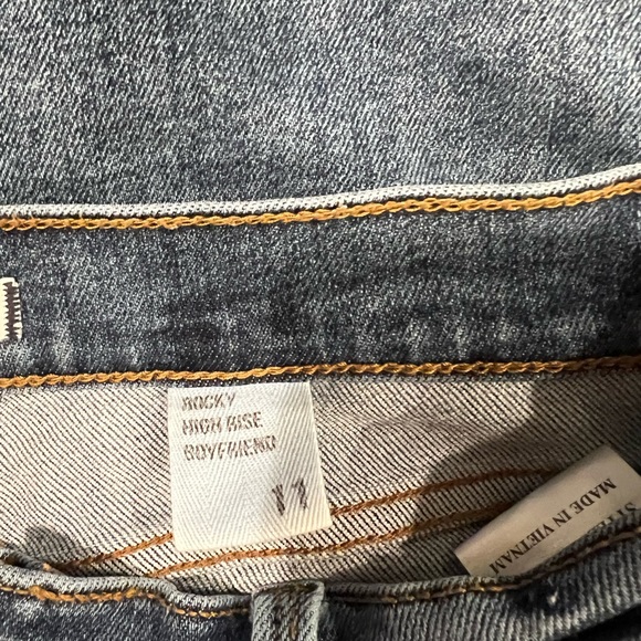 Eunina Distressed Rocky High Rise Boyfriend Jeans Sz 11 - Picture 3 of 7